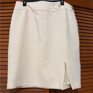 Nine West NWT Size 14 Cream Pencil Skirt with Ring Accent